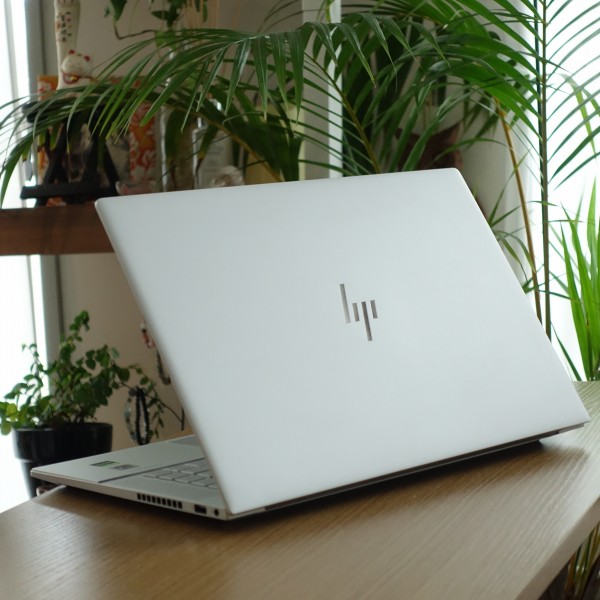 HP ENVY 15-ep実機レビュー｜HPパソコン比較購入ガイド