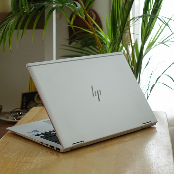 HP EliteBook x360 1040 G5は非常に美しい