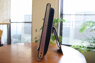 HP タッチスマート300PC 右側面部1