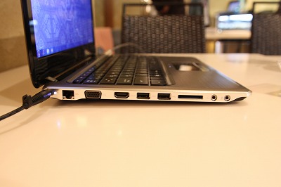 HP Pavilion dm3左側面部レビュー