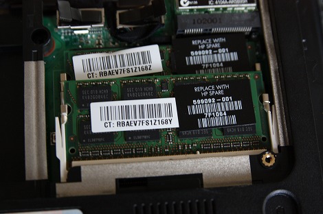 メモリモジュールコンパートメント3