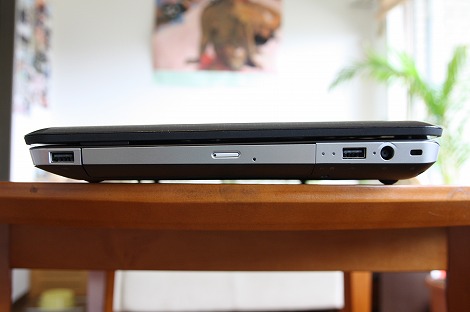 HP Pavilion dv6a右側面