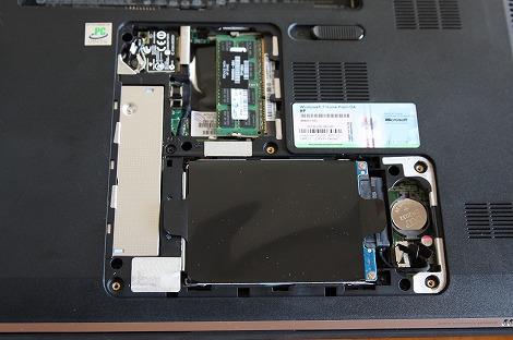 メモリモジュールコンパートメント3