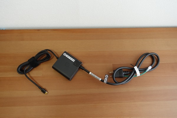 HP EliteBook x360 1040 G5電源ケーブルを接続