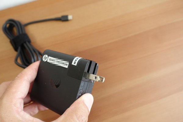 コンセント部分は収納可能