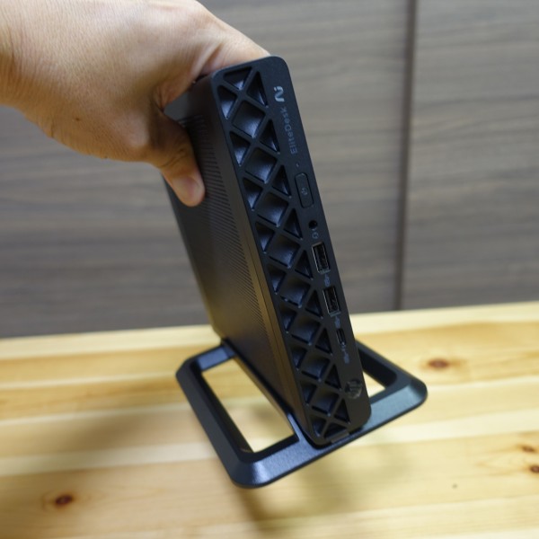 HP EliteDesk 8 Mini G1a Desktop Next Gen AI PCレビュー