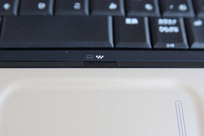 タッチパッド オン/オフボタン