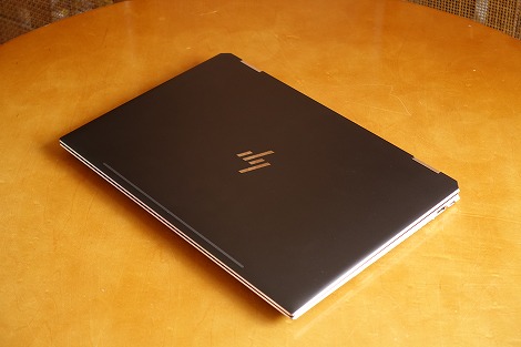 Spectre x360 15のアッシュブラックモデル
