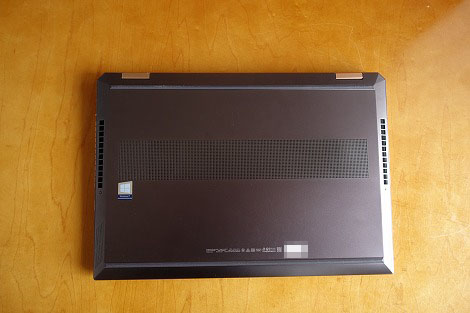 Spectre x360 15の底面部