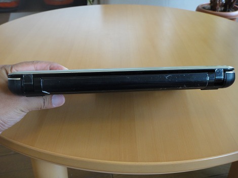 HP Pavilion dm1a背面部