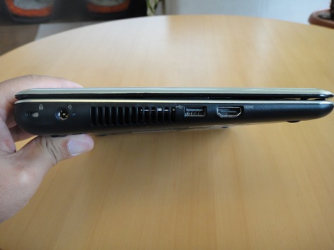 HP Pavilion dm1a左側面部レビュー