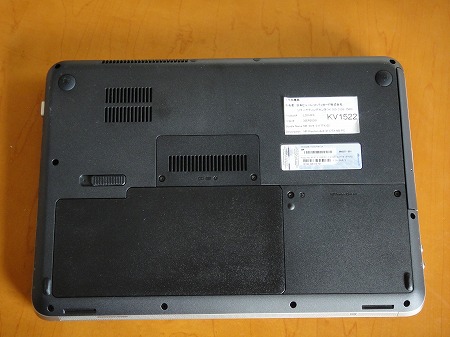 HP Pavilion dv4-3100底面